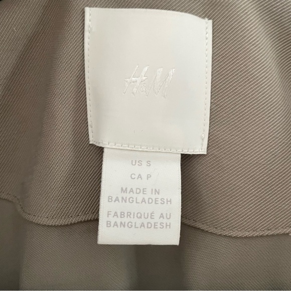 H&M buttonless trench coat with belt US Size Small - Picture 3 of 4